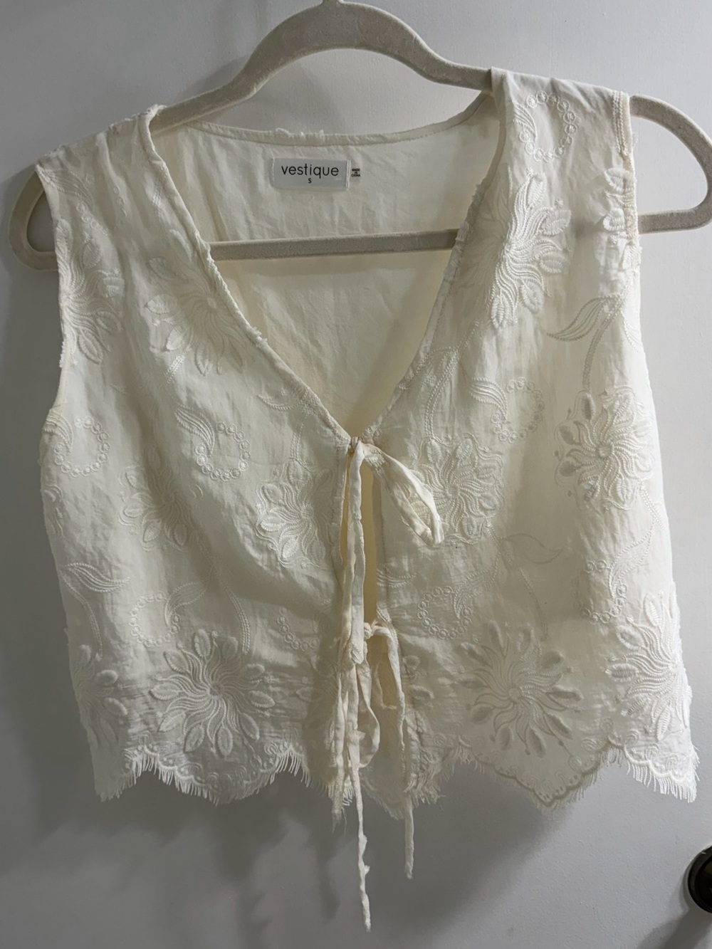 Vestique Ivory Embroidered Tie-Front Sleeveless Top